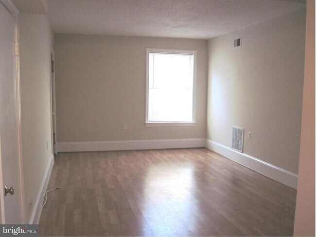 Building Photo - 2503 Arlington Blvd