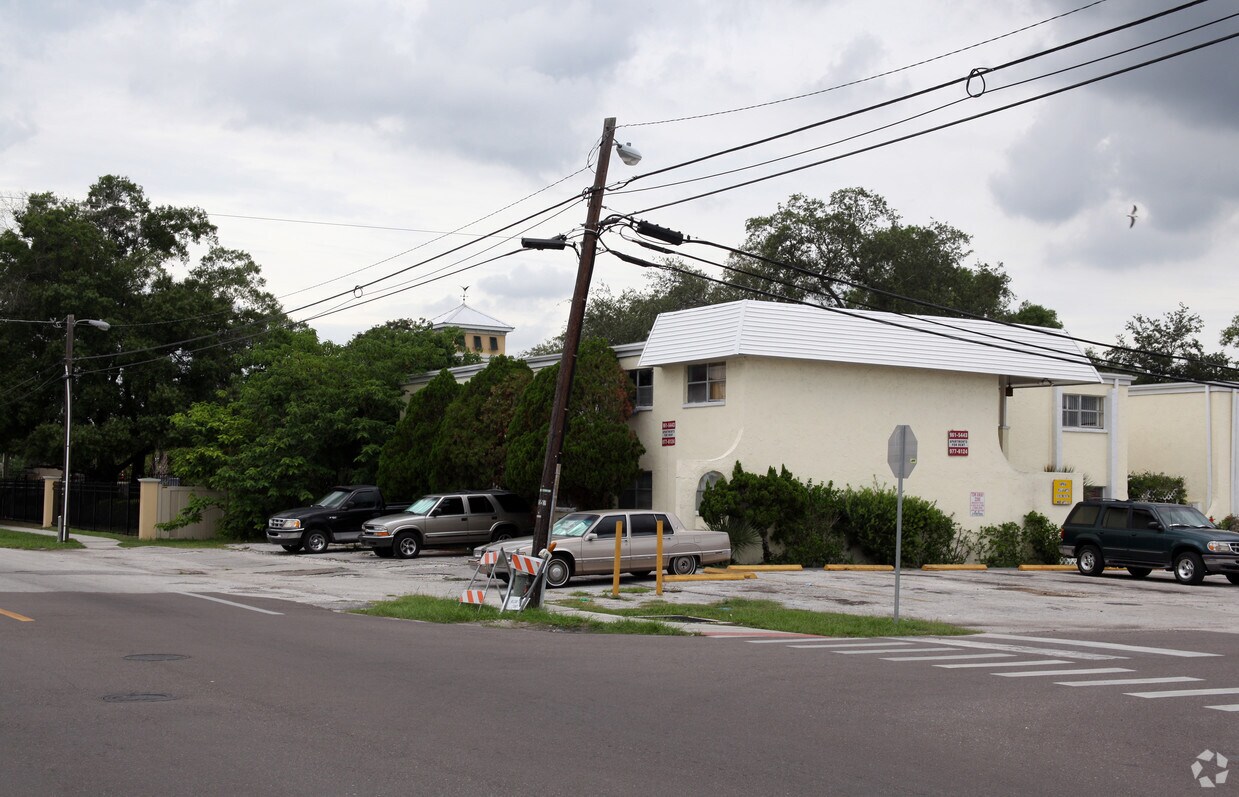 Uptown 22 Villas Apartments in Tampa, FL