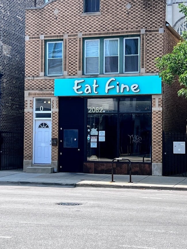 Building Photo - 2062 N Damen Ave