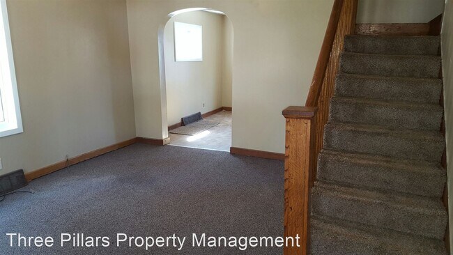 Foto del edificio - 3 br, 1 bath House - 1011 7th Street NW