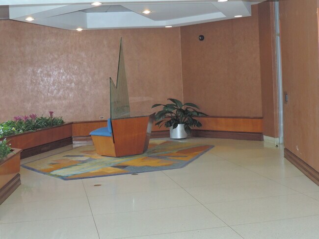 Foto del edificio - 6301 N Sheridan Rd