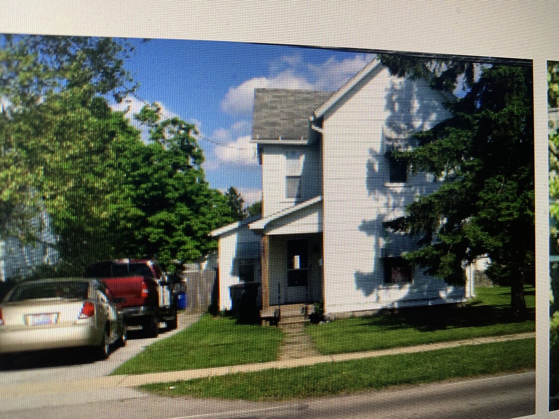 Primary Photo - 247 S College Dr