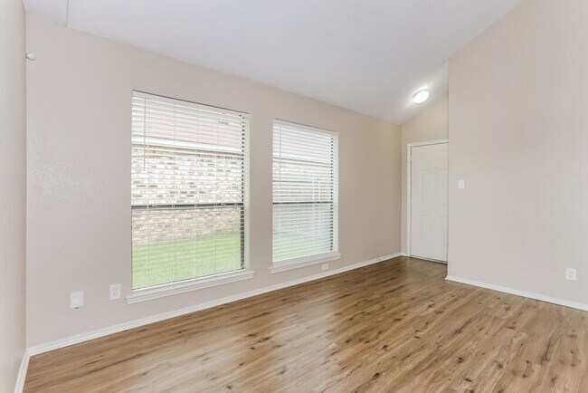 Foto del edificio - 2618 Butterfield Dr
