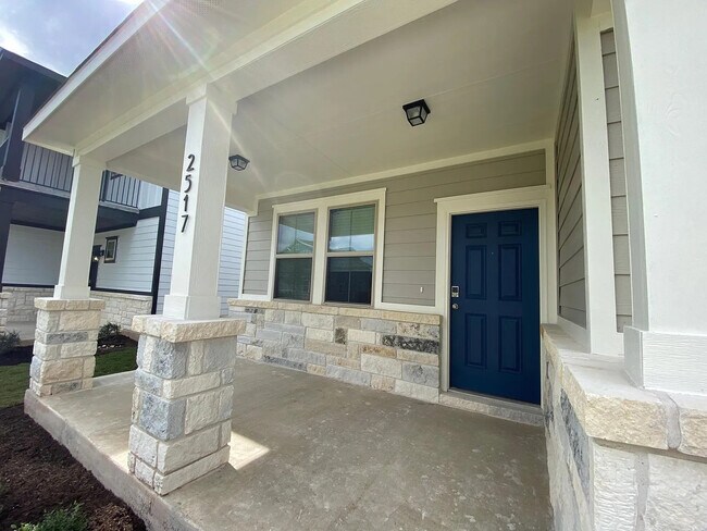 Foto del edificio - Room in House on Pecan Island Dr