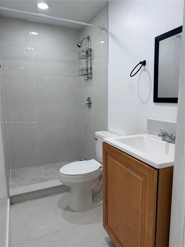 Foto del edificio - 7511 Farragut St