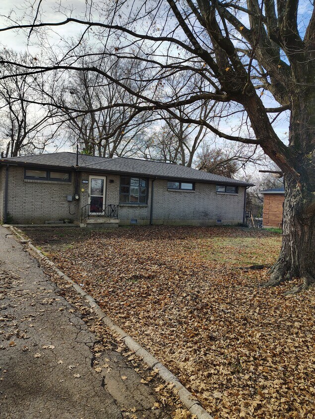 Primary Photo - 293 Garry Dr