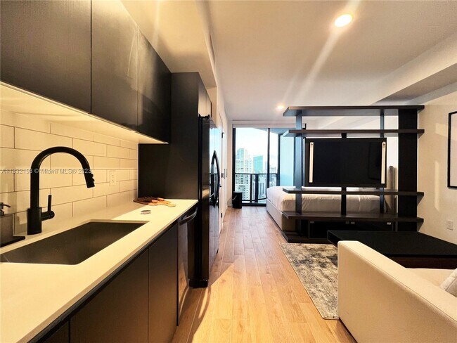 Foto del edificio - 398 NE 5th St