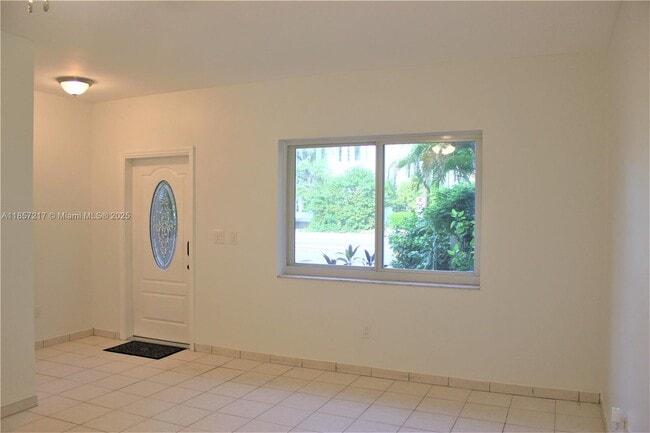 Building Photo - 8958 Collins Ave