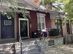 Building Photo - 4145 Cambridge St