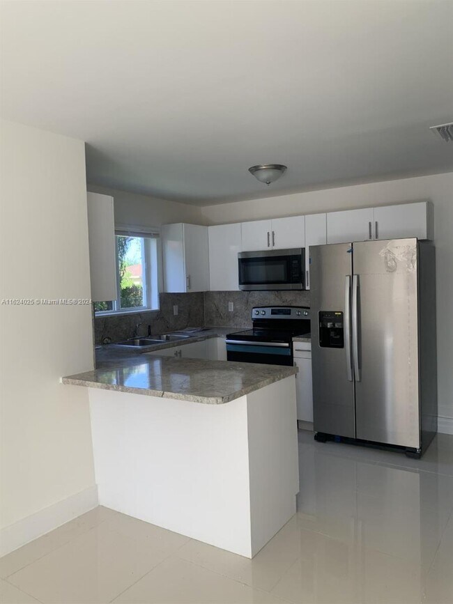 Foto del edificio - 4491 NW 23rd Ave