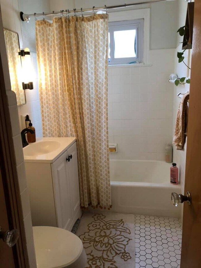 Bathroom - 3629 N 92nd St