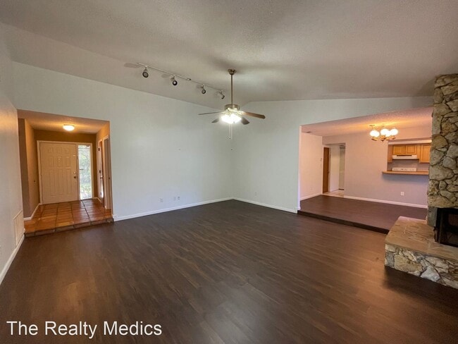 Building Photo - 3 br, 2 bath House - 481 Timberwood Trail