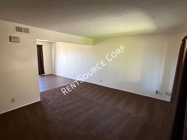 Foto del edificio - 1303 W Ave J 4