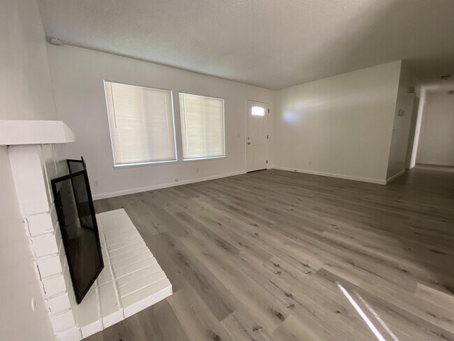 Foto del edificio - 2929 S Cedar Ridge Pl