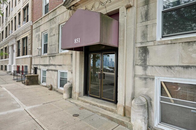 Foto del edificio - 851 JFK Blvd E