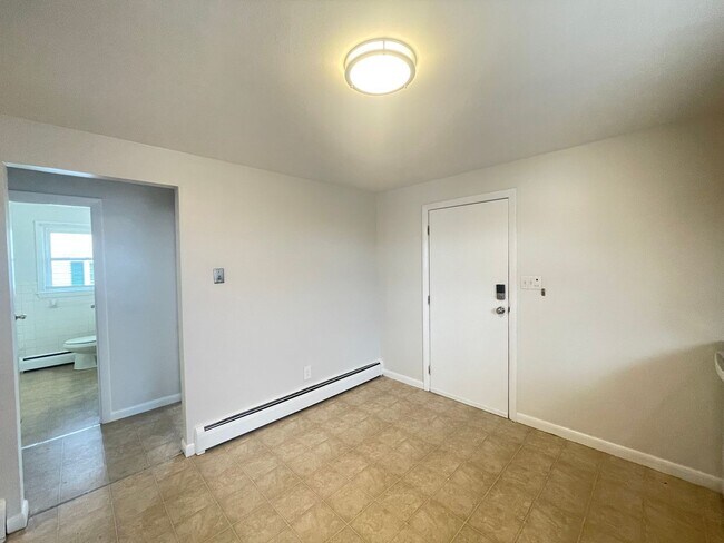 Building Photo - 457 Merrimack St