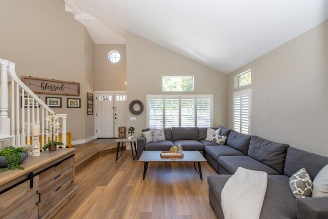 Building Photo - 4 br, 3 bath House - 557 ALMANOR ST