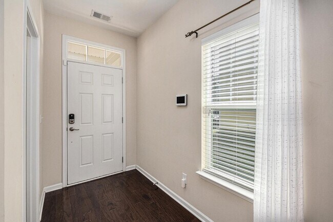 Building Photo - 349 Drayton Pl Dr