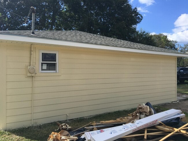 Building Photo - 11524 Wardline Rd