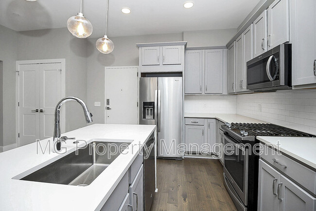 Building Photo - 2401 Euclid Ave
