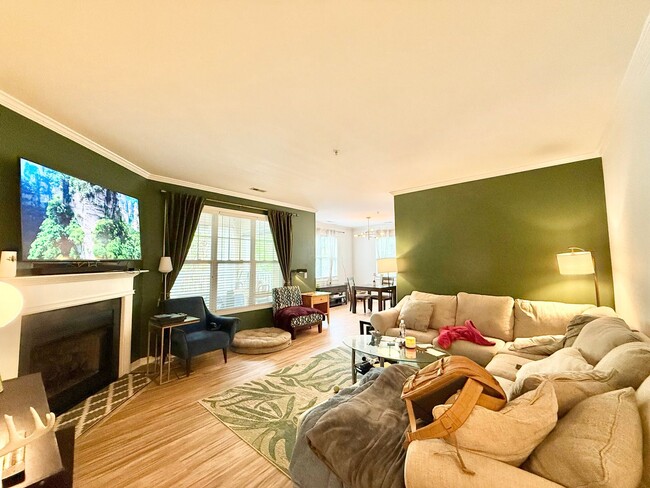 Foto del edificio - Newly Remodeled 2BD, 2BA Raleigh Condo in ...