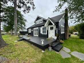 Building Photo - 4202 L Pl