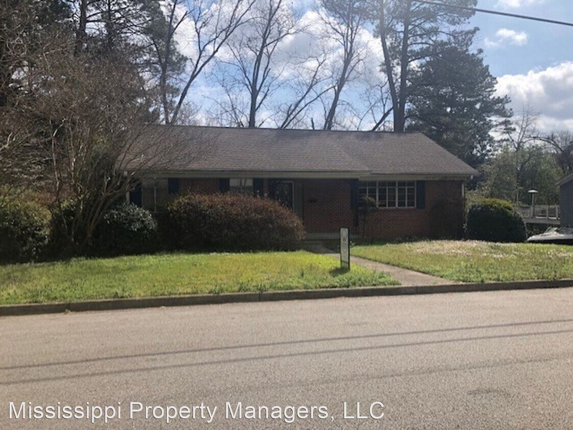 3 br, 2 bath House 634 Magnolia Dr House Rental in Tupelo, MS