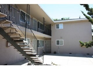 Building Photo - 1550 Valley View Rd