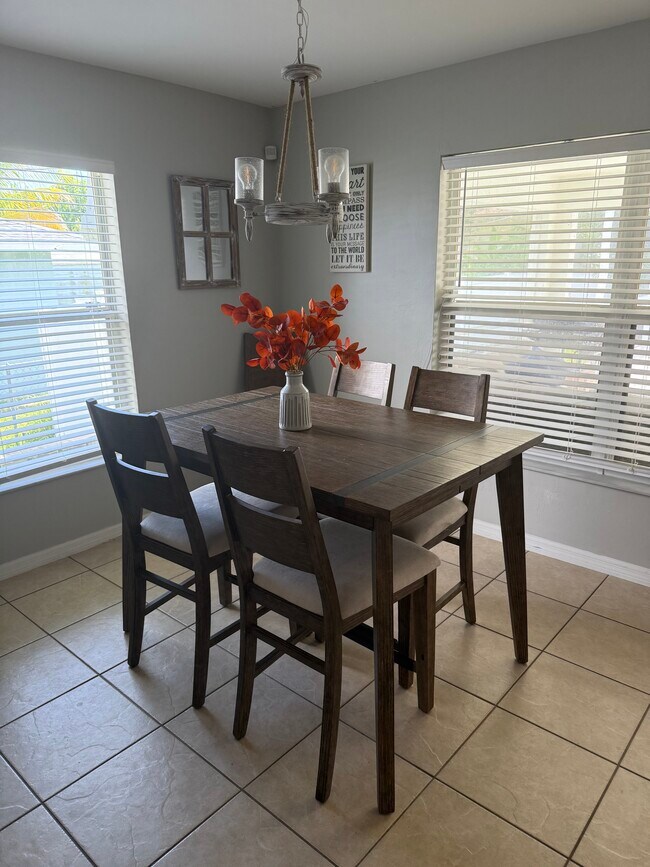 Foto del edificio - 2208 SW 11th Ct