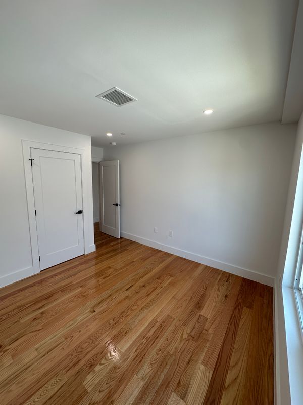 Foto del edificio - 2217 Seymour Ave