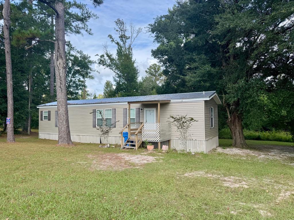 Foto principal - 649 E River Rd