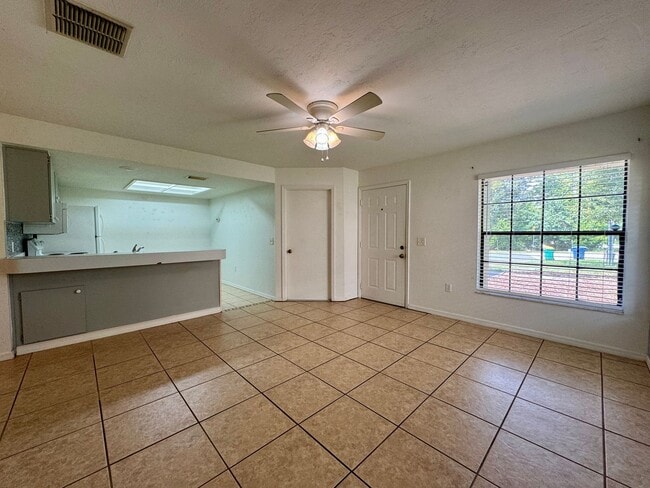 Building Photo - Cozy 2-Bedroom, 1-Bath Home with 1-Car Gar...