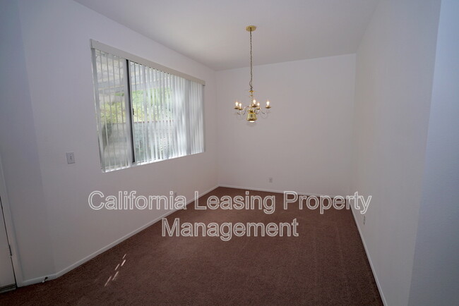 Foto del edificio - 28410 N Evergreen Ln