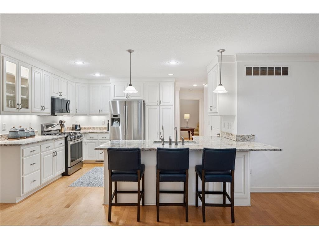 Foto principal - 145 Holly Ln N