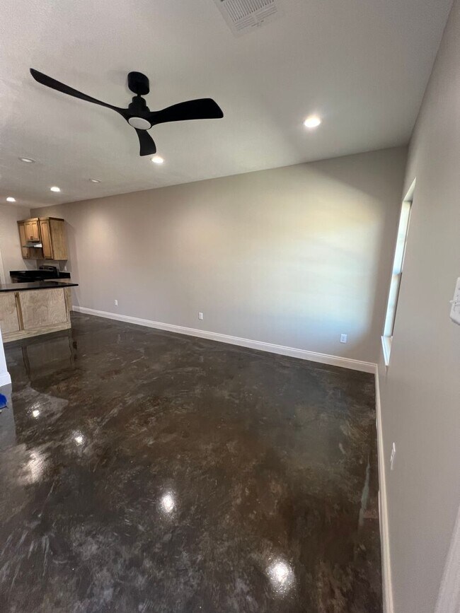 Foto del edificio - Brand New Duplex