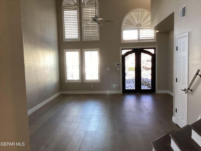 Building Photo - 305 Cloud Song E