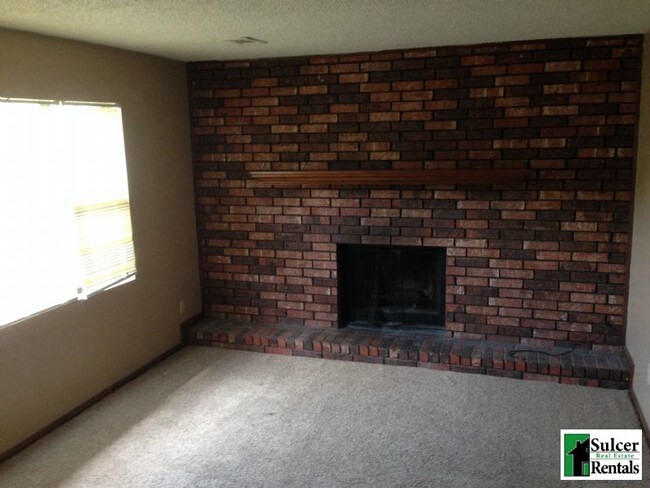 Foto del edificio - Roomy Townhouse Apartment - Residential Ne...