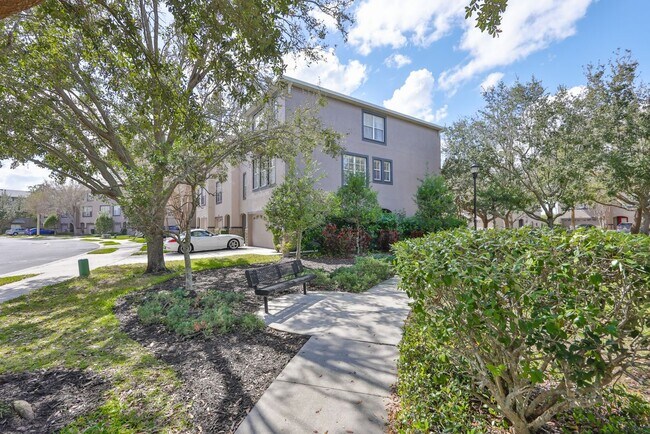 Foto del edificio - 1307 Salem Orchard Ln