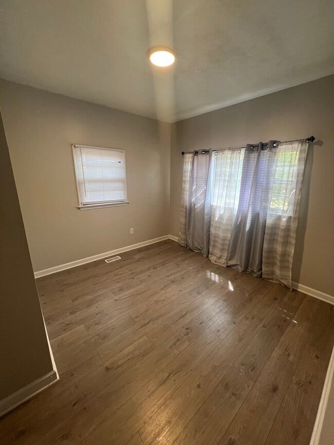 Foto del edificio - 1028 Cleveland St