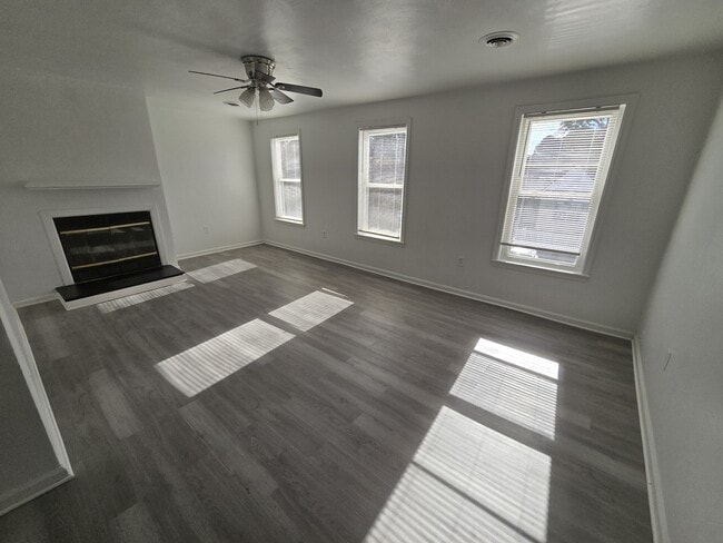 Photo - 126 W Seaview Ave Townhome