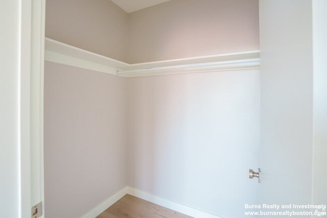 Foto del edificio - 400 W Broadway