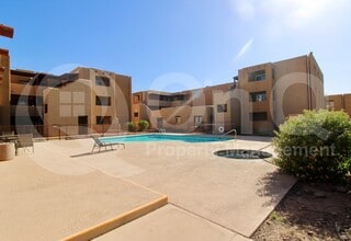 Building Photo - 1810 E Blacklidge Dr