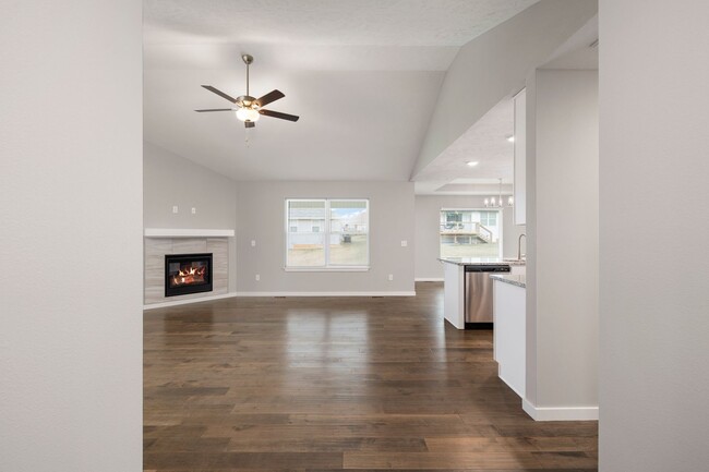 Building Photo - Brand New 4 Bed Room Home in Copper Leaf