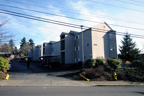 Foto del edificio - 1811 E Reserve Street