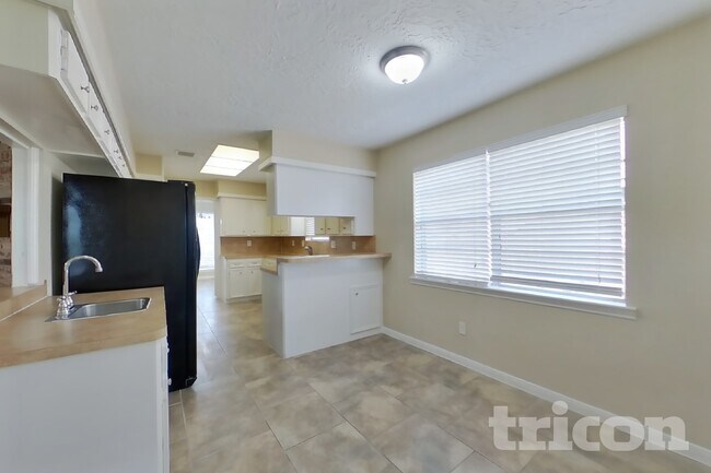 Building Photo - 1838 Turtle Creek Dr