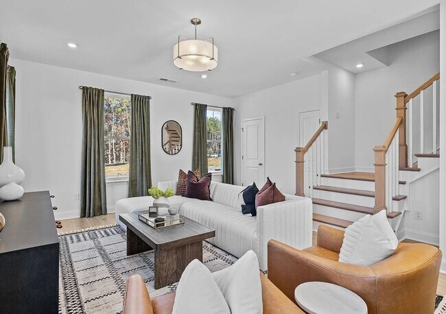 Foto del edificio - Stylish 3BR Townhome in Charlotte