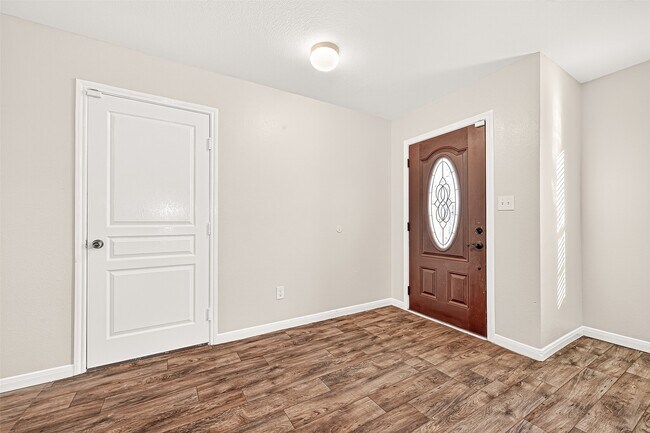 Foto del edificio - 2030 Stonework Ln