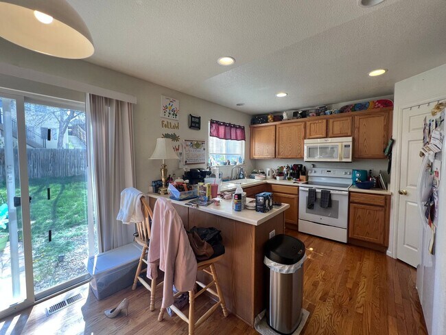 Foto del edificio - Wonderful Home w/ Breathtaking Mountain View! AVAILABLE 7/5