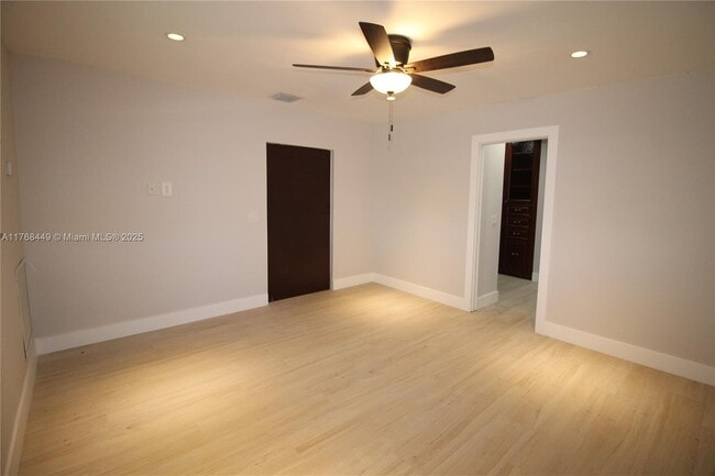Building Photo - 4540 SW 15th St