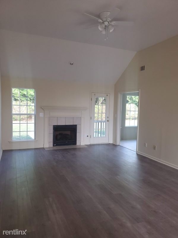 Foto del edificio - 3 br, 2 bath House - 304 Grandiflora Cir